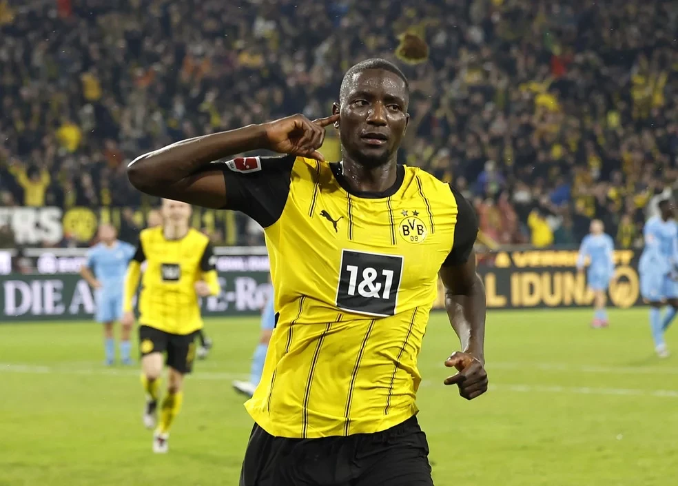 Serhou Guirassy fez dois gols na vitória do Borussia Dortmund sobre o Bochum — Foto: REUTERS/Leon Kuegeler