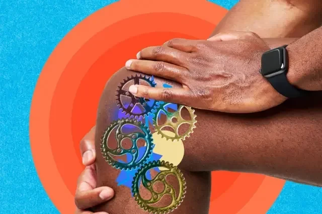 Homem segurando o joelho que contém uma ilustração de engrenagens representando rigidez e inflamação nas articulações
