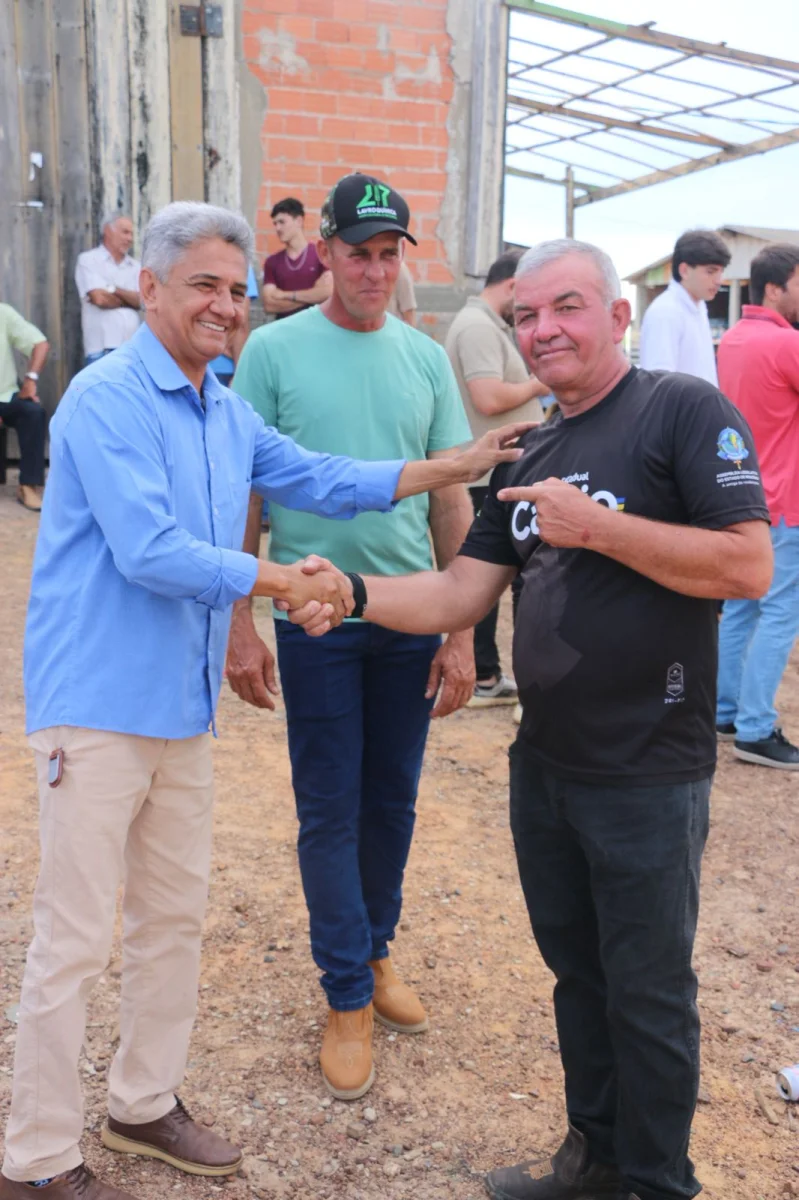 Evento de entrega do maquinário