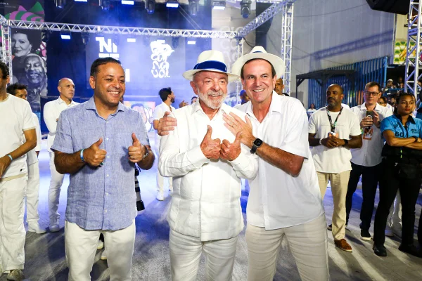 Escola de samba que homenageou Lula é rebaixada para a Série Ouro - destaque galeria
