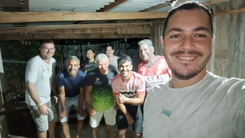 Membros da diretoria durante a reunião
