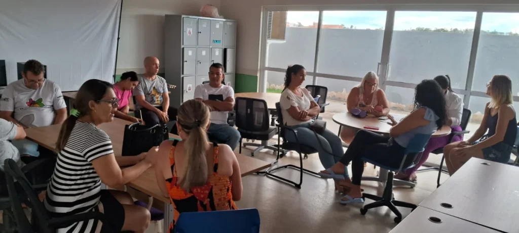 Comunidade reunida na assembleia do Green Ville