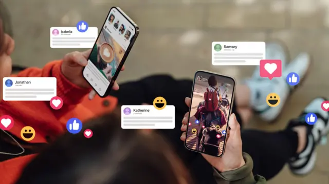 Duas pessoas com celulares, acessando redes sociais. Ilustrações mostram sua interatividade com o conteúdo postado