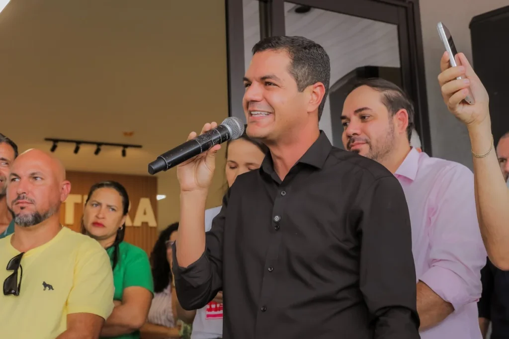 Autoridades presentes na solenidade